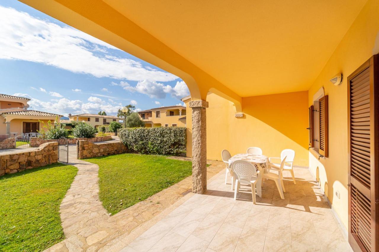 Iss Travel, Ambra Apartments - 800 M From La Cinta Beach San Teodoro  Exterior photo