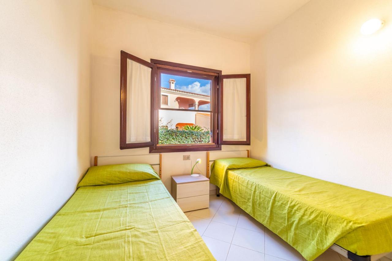 Iss Travel, Ambra Apartments - 800 M From La Cinta Beach San Teodoro  Exterior photo